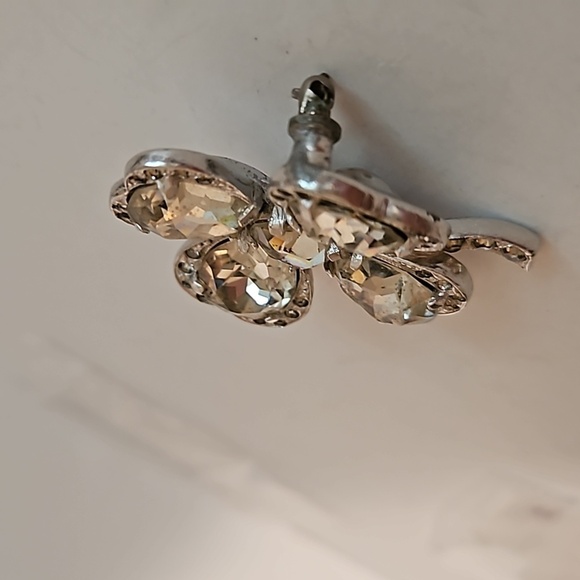 Fancy "E" Bright & Shiny Rhinestone on Silvertone Brooch - Picture 4 of 6